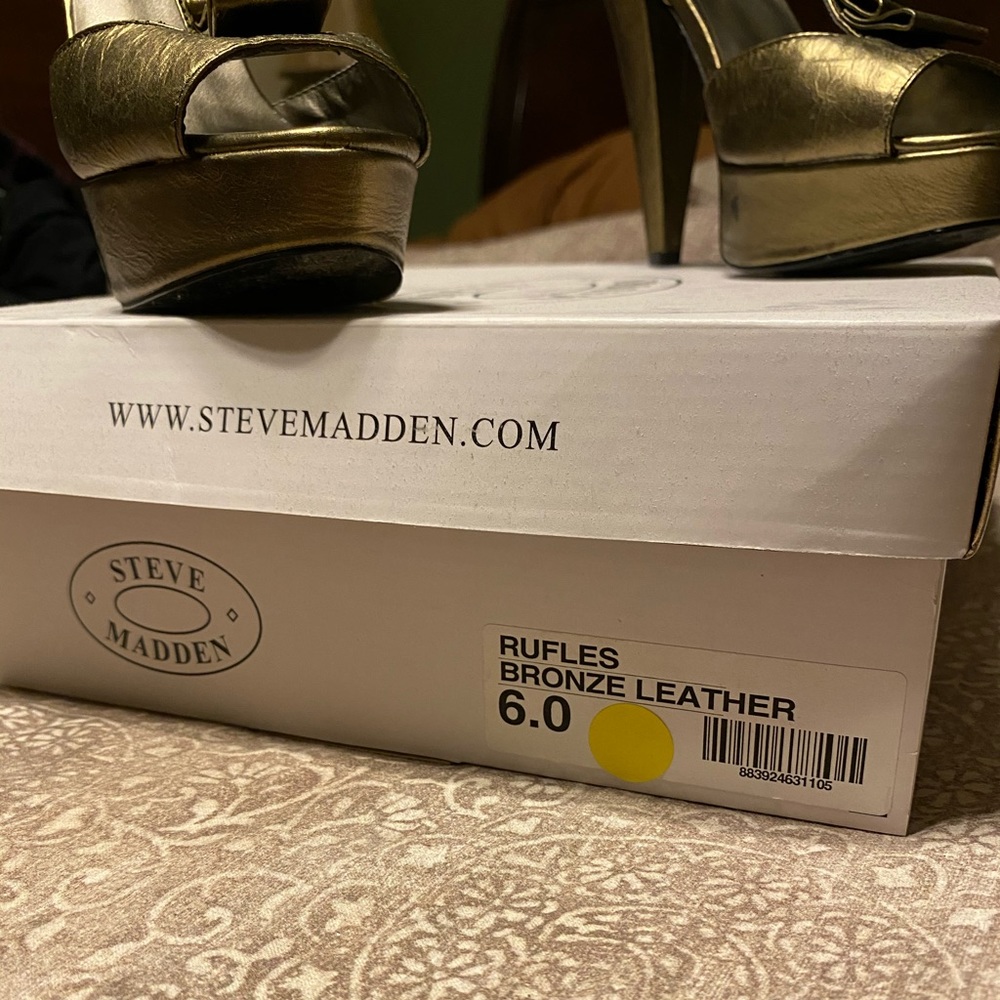 Leather Ruffle Platform Stiletto Heels - Picture 3 of 8
